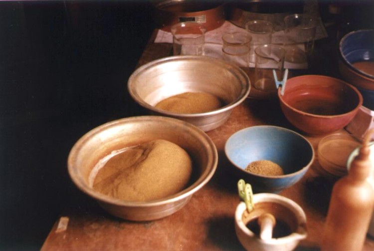 Le produit d'exploitation artisanal - poudre d'or