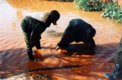 Artisanal alluvial mining - diamonds