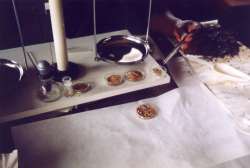 Weighing of gold